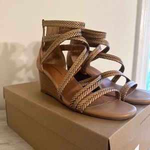 Lucky Brand Cortado Wedged Strappy Sandal 7.5